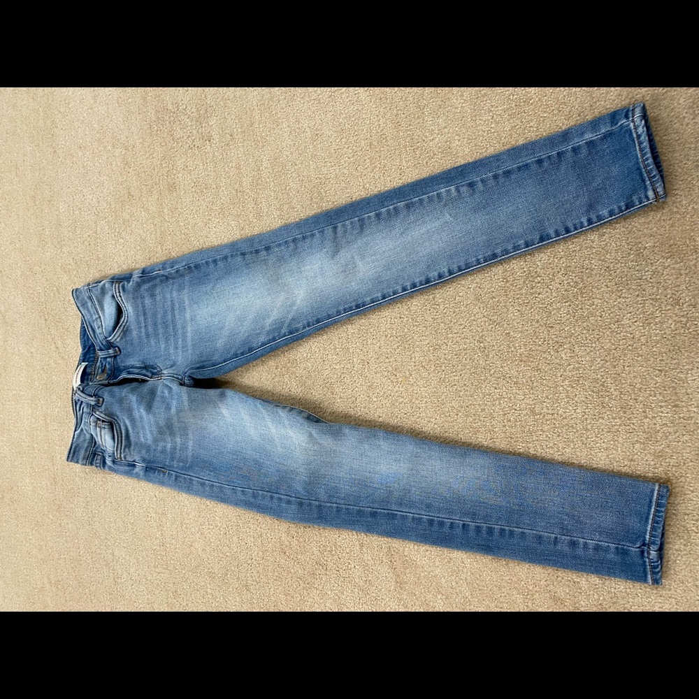 Like new skinny jeans! Hardly wore! Levi’s jeans!